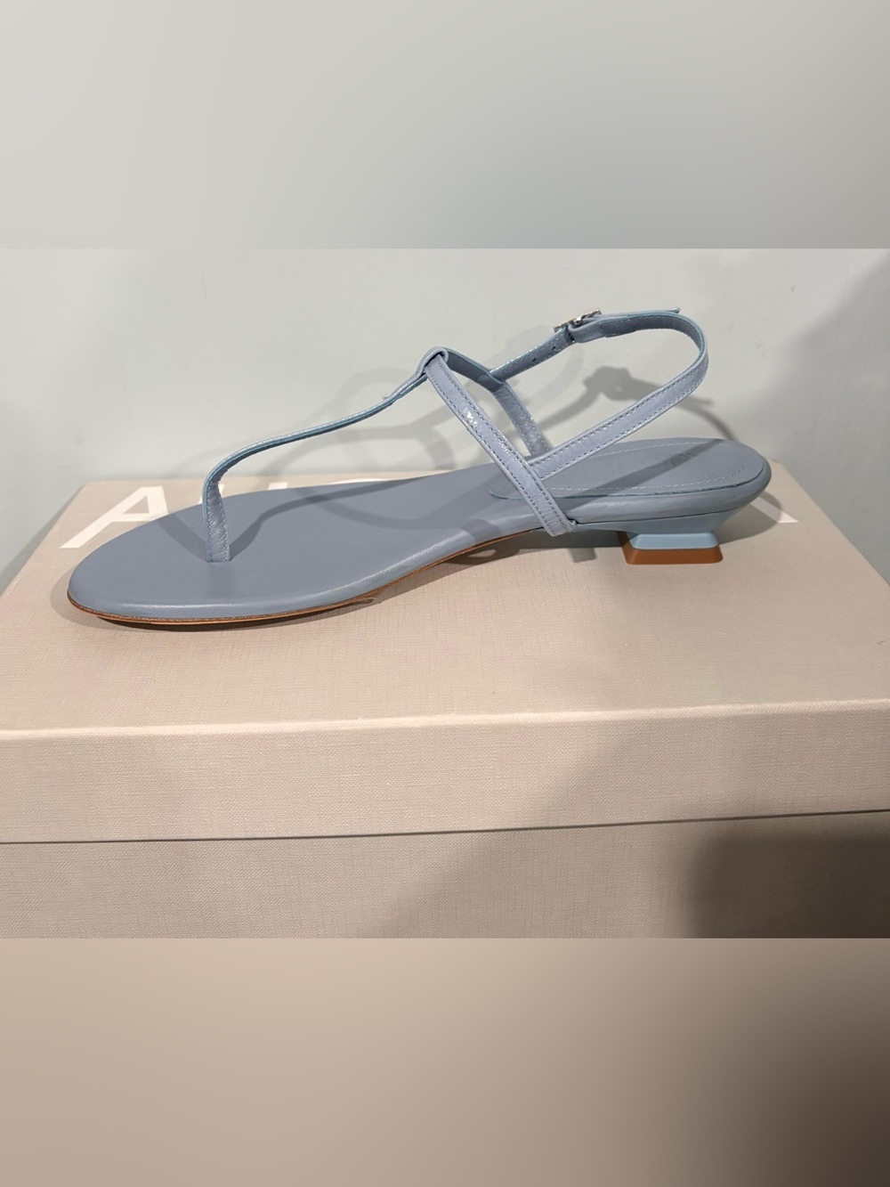 Augusta Daphne Sandal in Patent Leather | Glossy Light Blue | size: 36: